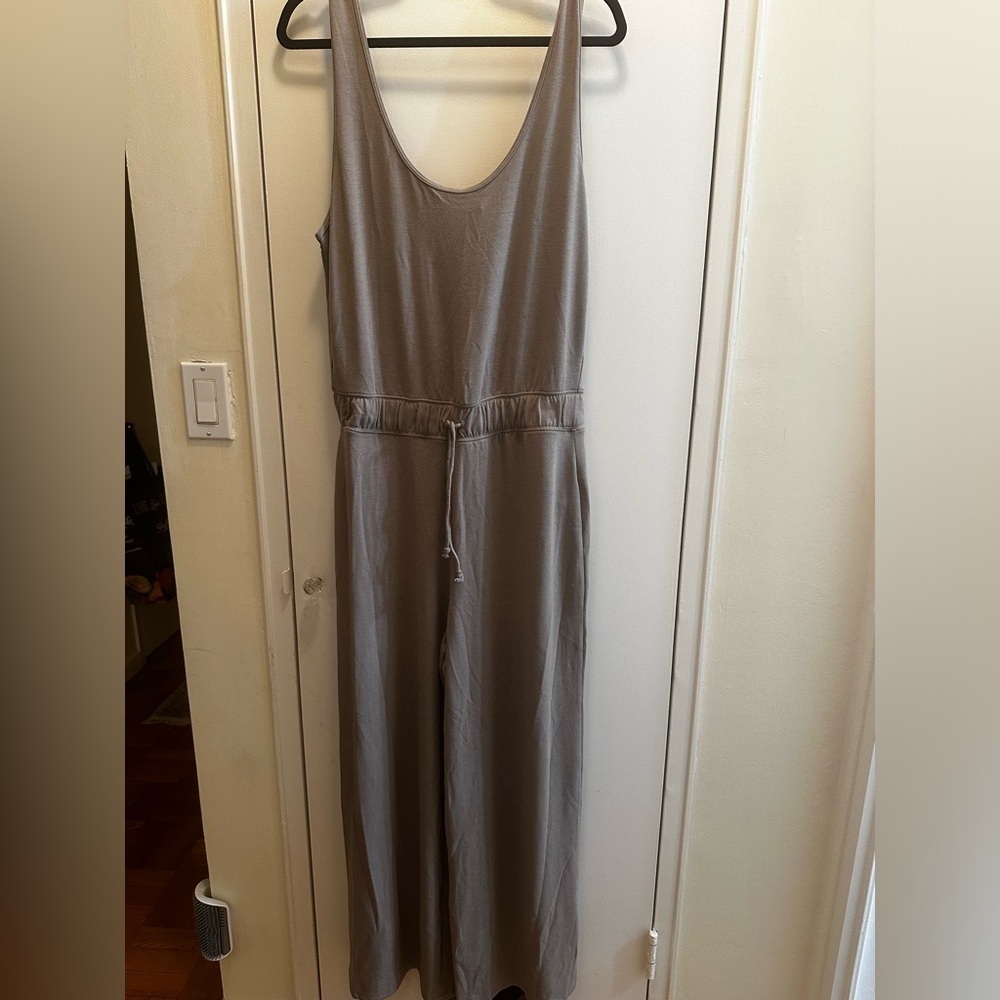 Abercrombie Tan/Grey Loungewear Jumpsuit (NWT) (Size L)